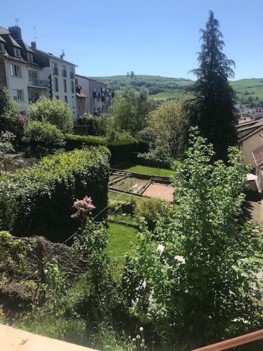 Centre Terrasse Jardin Garage Chez Priscilla Aurillac